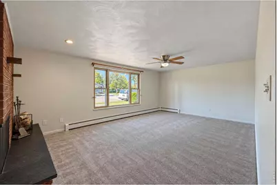 1048 Kane Dr, Longmont, CO 80501 - Photo 9
