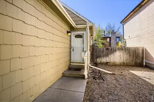 1021 Townley Cir, Longmont, CO 80501 - Photo 3