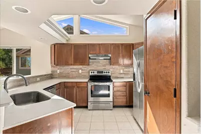 4562 Cole Dr, Loveland, CO 80538 - Photo 9