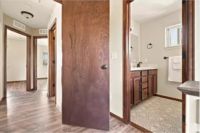 4562 Cole Dr, Loveland, CO 80538 - Photo 7