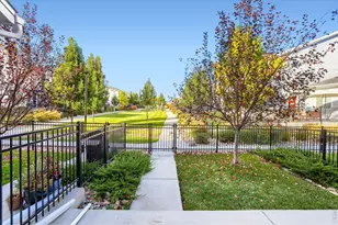 690 Stonebridge Dr, Longmont, CO 80503 - Photo 5