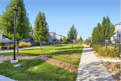 690 Stonebridge Dr, Longmont, CO 80503 - Photo 27