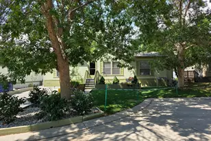 11481 Hot Springs, Longmont, CO 80504 - Photo 3