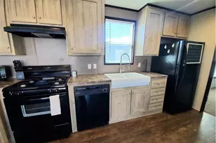 301 B St, Evans, CO 80620 - Photo 11