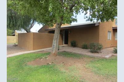 901 S Hacienda Drive, Tempe, AZ 85281 - Photo 1