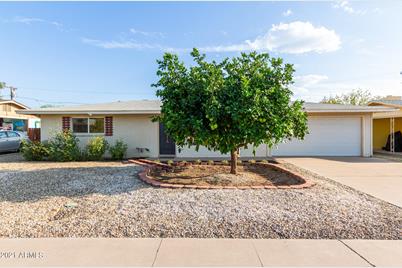 1025 W 10th Street - Photo 1