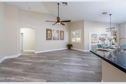 4264 E Cherry Hills Drive - Photo 1