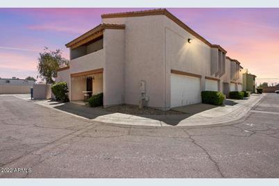 2202 W Glenrosa Avenue #15 - Photo 1