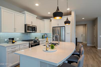 652 E Cobble Stone Drive - Photo 1