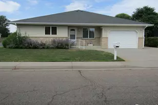 329 Ash St, Fort Morgan, CO 80701 - Photo 1