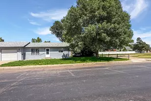 407 E Gordon St, Holyoke, CO 80734 - Photo 1