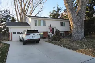 718 Lincoln St, Brush, CO 80723 - Photo 1