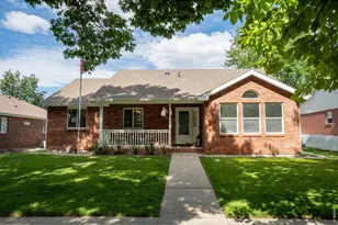 209 Hubbell St, Berthoud, CO 80513 - Photo 1