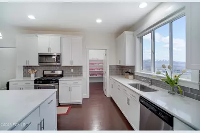 4425 N Ridge View Way, Lehi, UT 84043 - Photo 13