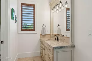 1 Cross Hill Ln, Sandy, UT 84092 - Photo 55