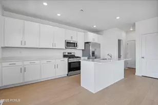 2389 N Wildwood Ln, Heber City, UT 84032 - Photo 7