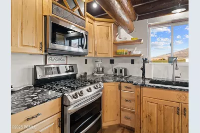 7768 N 1075, Huntsville, UT 84317 - Photo 23