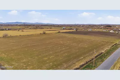 253 N 2800 St Street, Ogden, UT 84404 - Photo 17