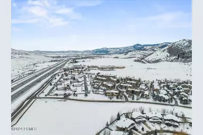 1600 Pinebrook Boulevard #Apt E4, Park City, UT 84098 - Photo 3