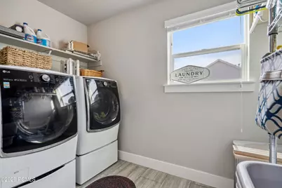 215 E 300, Midway, UT 84049 - Photo 27