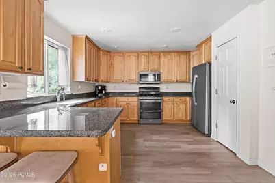 8028 Springshire Drive, Park City, UT 84098 - Photo 9