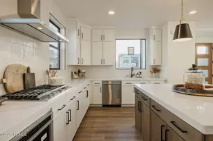 945 S Cloverfield Ct, Heber City, UT 84032 - Photo 3