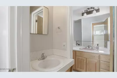 275 S 100, Heber City, UT 84032 - Photo 17