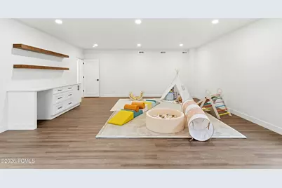 8569 S Round Stone Cove, Sandy, UT 84094 - Photo 17