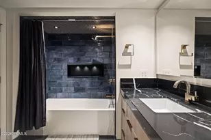 1404 Canterbury Dr, Salt Lake City, UT 84108 - Photo 37