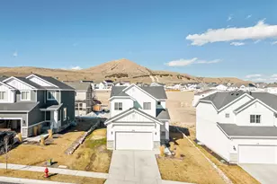 3381 E Stillwater Dr, Eagle Mountain, UT 84005 - Photo 9