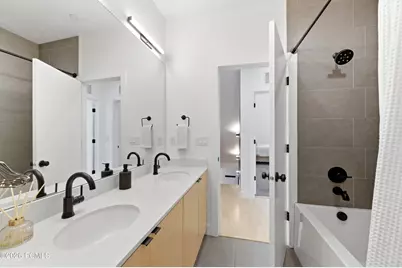 2471 S 700, Salt Lake City, UT 84106 - Photo 23