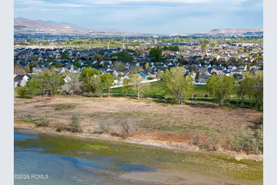 2303 E Hawthorne Street, Saratoga Springs, UT 84043 - Photo 31