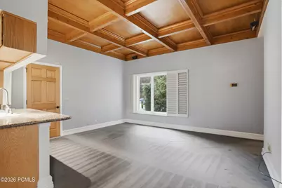 10 La Montagne Lane, Sandy, UT 84092 - Photo 7