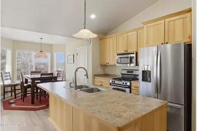 5325 Bridle Circle, Oakley, UT 84055 - Photo 7