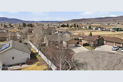 5325 Bridle Circle, Oakley, UT 84055 - Photo 3
