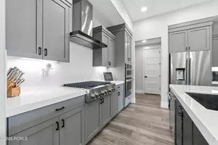 11561 N Perspective Dr, Hideout, UT 84036 - Photo 23