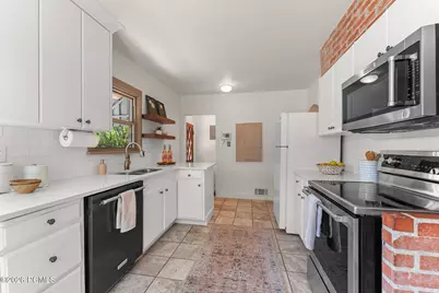 4640 S Locust Lane, Salt Lake City, UT 84117 - Photo 9