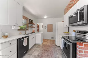 4640 S Locust Ln, Salt Lake City, UT 84117 - Photo 9