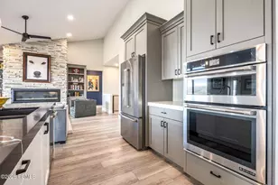 11258 N Shoreline Ct, Hideout, UT 84036 - Photo 15