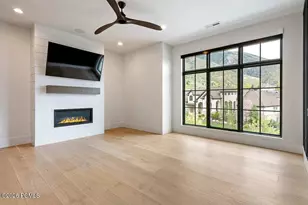 11 Cross Hill Ln, Sandy, UT 84092 - Photo 47