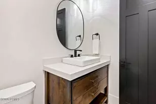 11 Cross Hill Ln, Sandy, UT 84092 - Photo 69