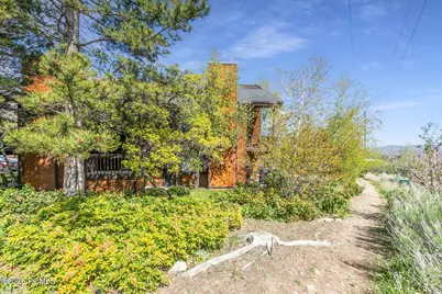 2025 Canyons Resort Drive #Q8, Park City, UT 84098 - Photo 23