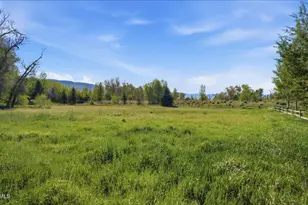 2410 N River Meadows Pkwy, Midway, UT 84049 - Photo 1