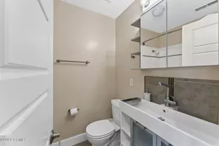 1718 Oak Springs Dr, Salt Lake City, UT 84108 - Photo 19