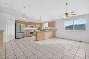 8927 E Pineview Dr, Huntsville, UT 84317 - Photo 13