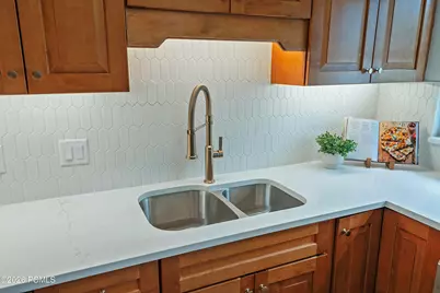 2580 S 2100, Salt Lake City, UT 84109 - Photo 11