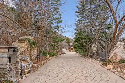 4552 S Zarahemla Drive, Salt Lake City, UT 84124 - Photo 3