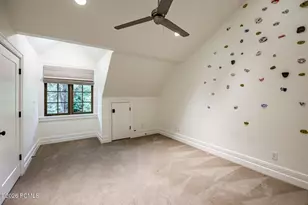 2400 E Walker Ln, Holladay, UT 84117 - Photo 35