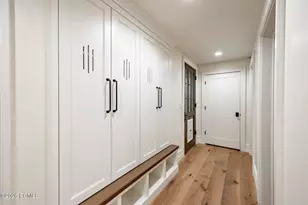 2400 E Walker Ln, Holladay, UT 84117 - Photo 35