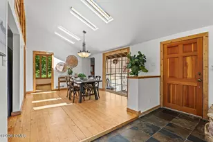19 S Cederlof Ln, Salt Lake City, UT 84108 - Photo 9